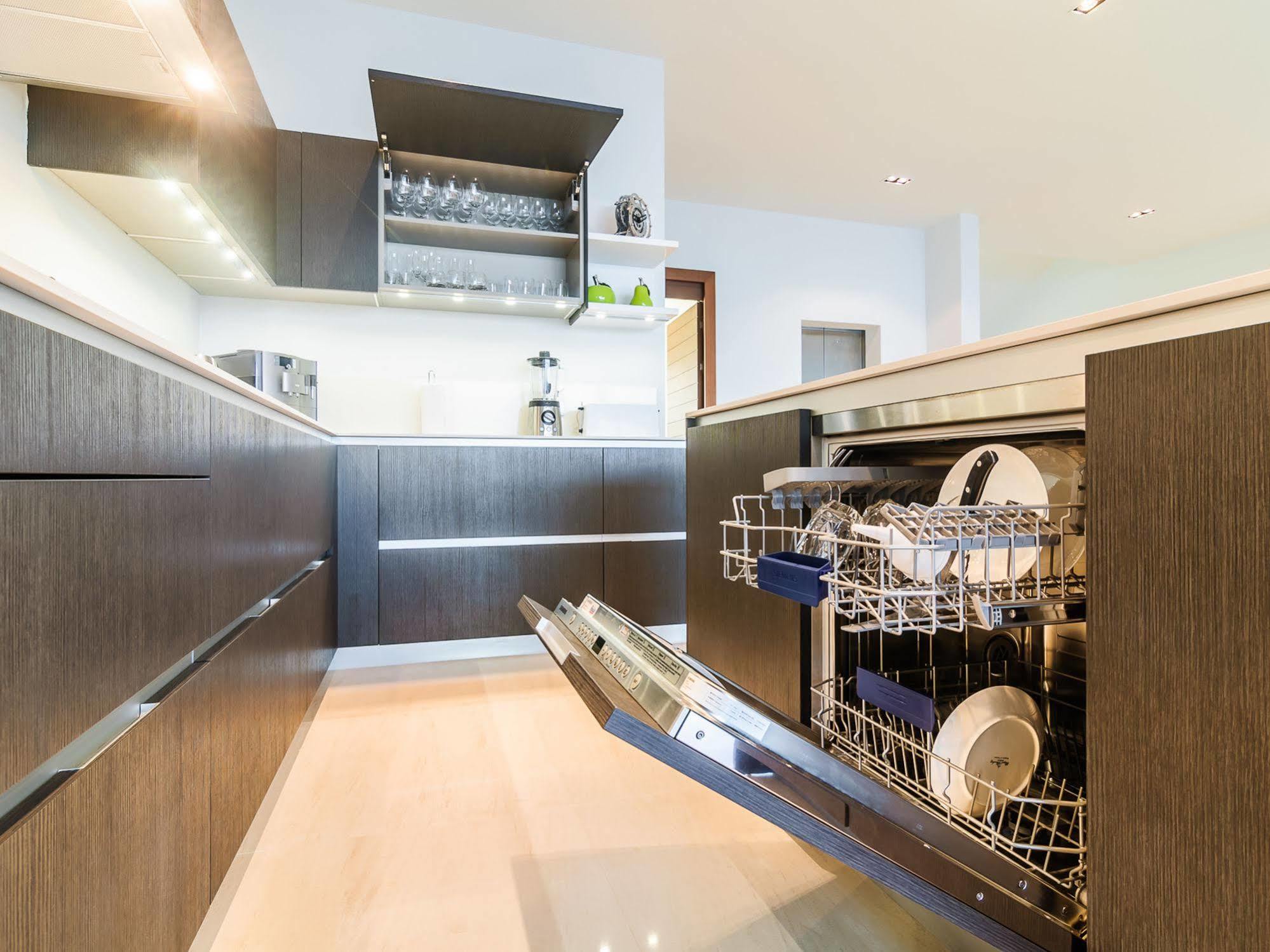 Elemental Villas Rawai ภายนอก รูปภาพ
